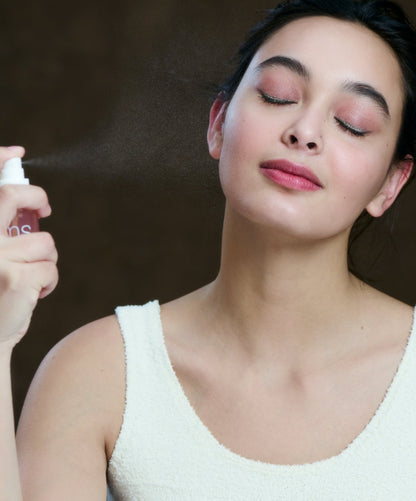 Radiance Lock Setting Mist with 8 Hour Long-Lasting Wear